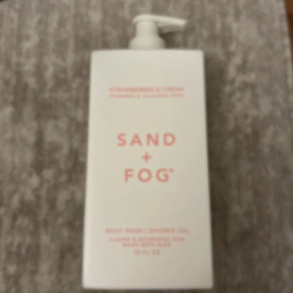 Sand + Fog Strawberries & Cream Body Wash/Shower Gel 32 fl oz TikTok Viral Finds